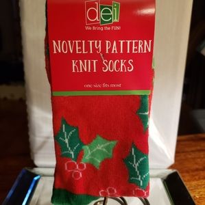 Christmas novelty pattern Socks 4 ct Holly Leaves